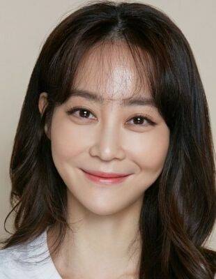 Yoon Woo Ri