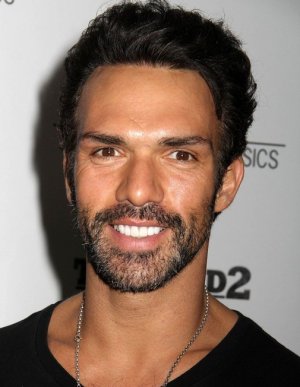 Darren Shahlavi