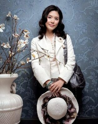 Lee Bo Young