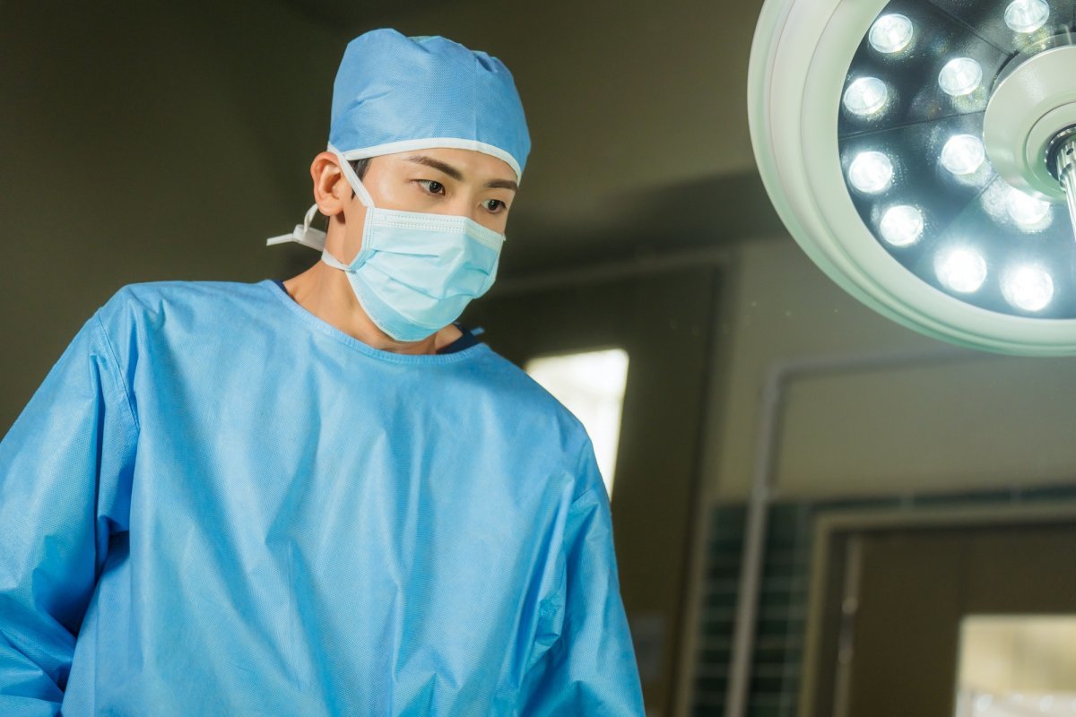Park Shin Hye Goes On A Blind Date To Try To Get Over Park Hyung Sik In “Doctor Slump”