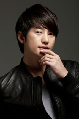 Park Shi Hoo