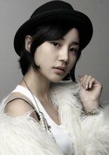 Yoon-Jin-Yi-02