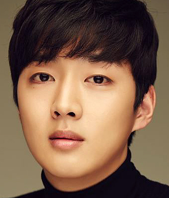 Kang Young Seok