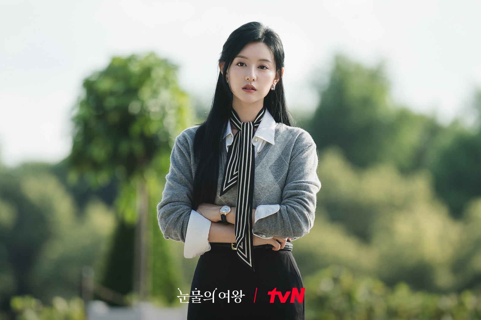 Kim Ji Won Dishes On Her Chemistry With Kim Soo Hyun, Styling Her “Queen Of Tears” Character, And More