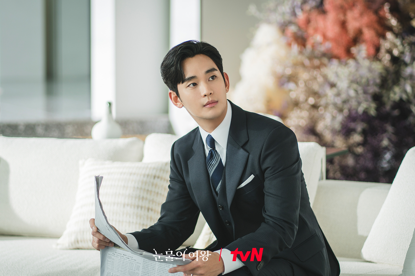 Kim Soo Hyun Dishes On Working With Kim Ji Won In Upcoming Drama “Queen Of Tears”