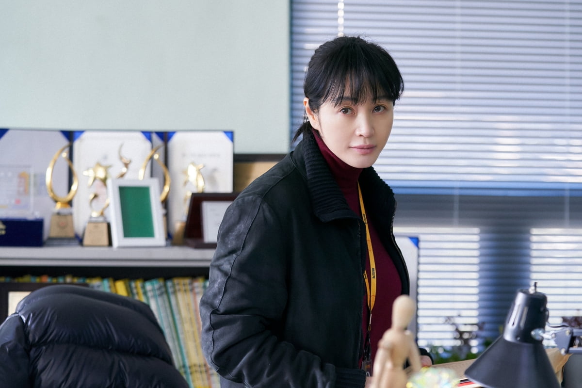 Kim Hye Soo, Jung Sung Il, And Joo Jong Hyuk Set Out To Investigate As A Team In New Office Comedy Drama “Unmasked”